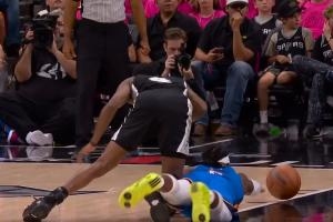 福克斯:多特的那次飞扑本来是可以避免的 只能归结为比赛的常态